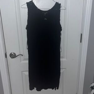 black sleeveless dress